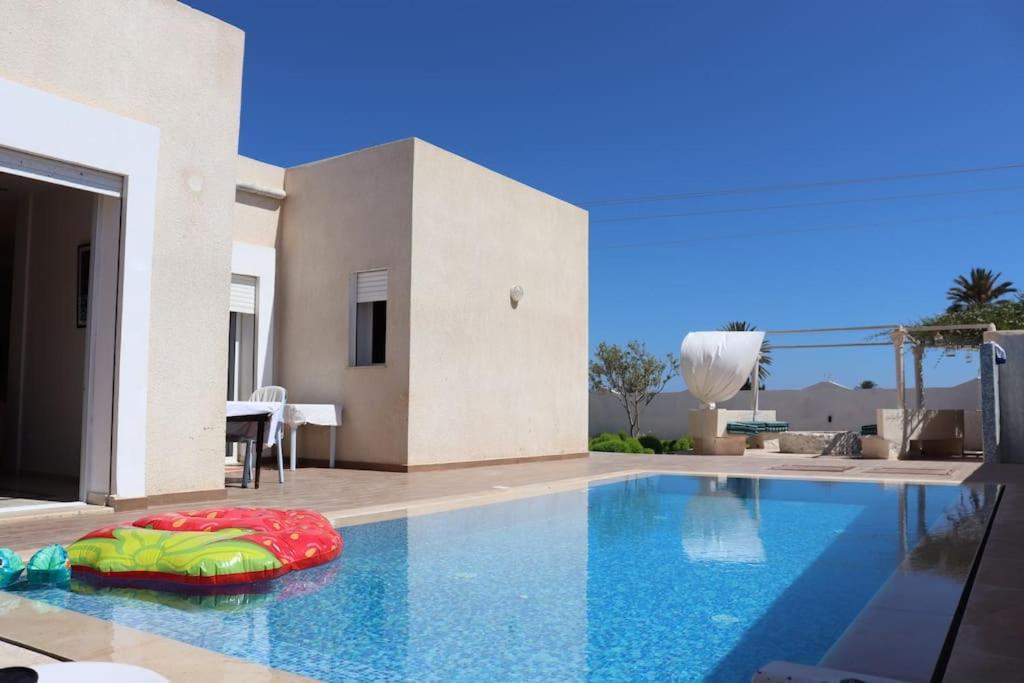 Vill La Reine Jerba Avec Piscine El Guecheine