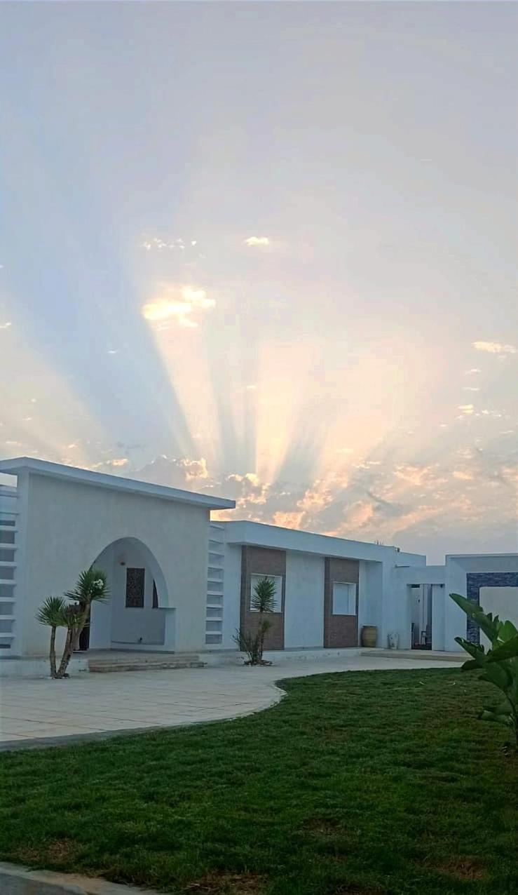Vill La Reine Jerba Avec Piscine